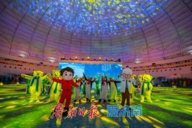 让“探索南北极”从遥远的想象转变为可触达的文化体验        山东博物馆 “南北极探索中心”盛大启幕