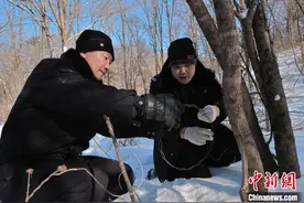 （新春走基层）深山护林员师徒的春节时光：踏雪巡护不打烊图片