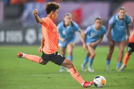 女足亚冠：武汉车谷江大队夺冠图片