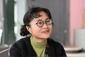 破解外国人学汉语难，她在成都用甲骨文教汉字→图片