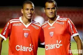 外国人在青岛｜小里瓦尔多亮相天泰体育场 盛赞青岛比巴塞罗那还漂亮图片