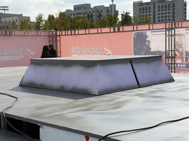 苏超冠军奖杯打卡点即将上线，或将成为泰州最火地标