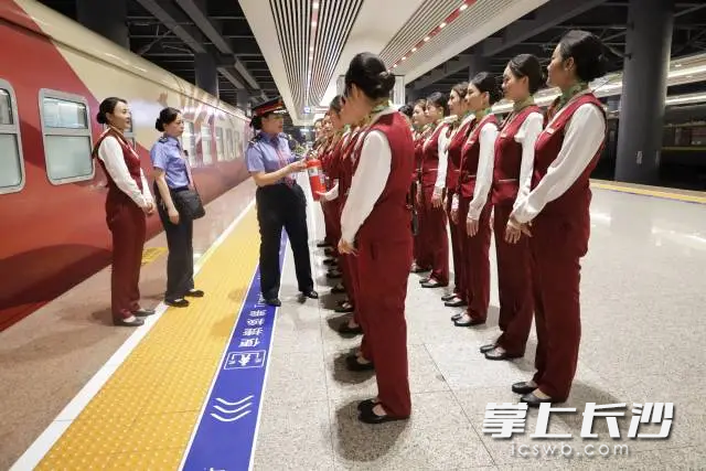 能洗澡K歌打麻将，“南方列车·潇湘号”东北大环线16日游，10月行程和价格来了