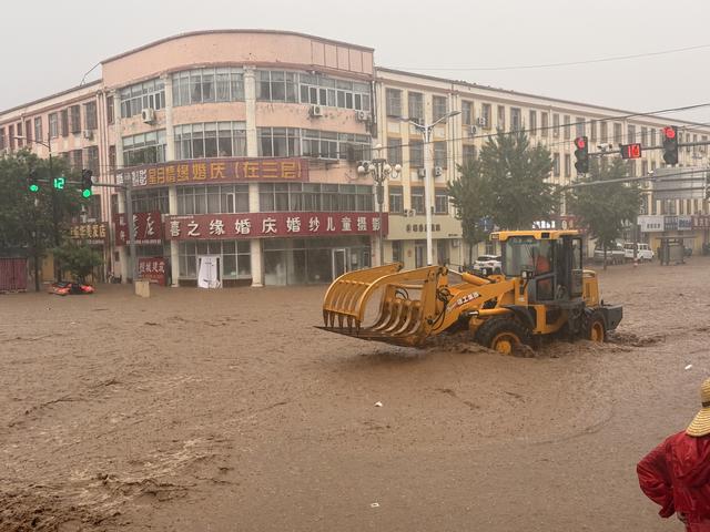 雨洪之下，山村的救援与自救