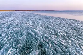 震撼！峡山水库现绝美“冰推”奇观图片
