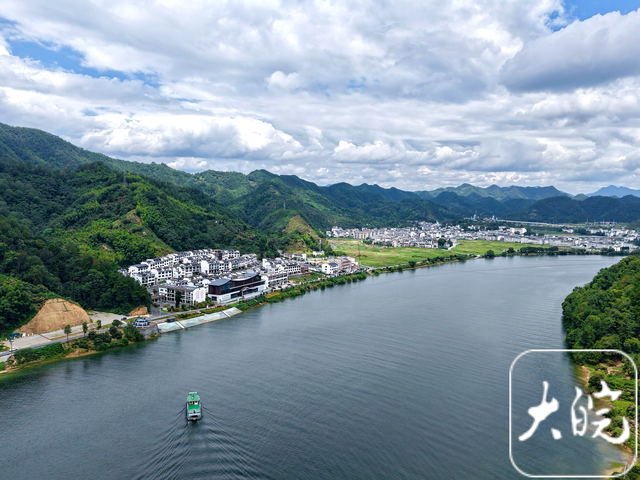 新安江山水画廊夏日风光好