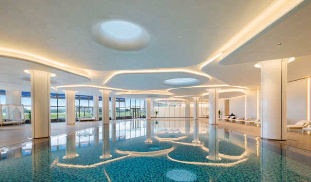 对话威海滨海皇冠假日酒店总经理张伟先生：在山海之间，雕琢有温度的旅居体验