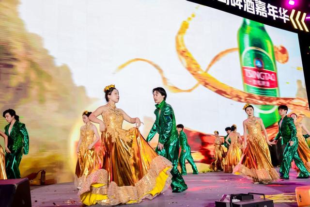 “艺术+潮玩+夜经济”！龙岗区首届青岛啤酒嘉年华开启