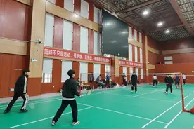 校长邀你来打球！长沙高校快速响应学生需求，4天新建2片羽毛球场图片