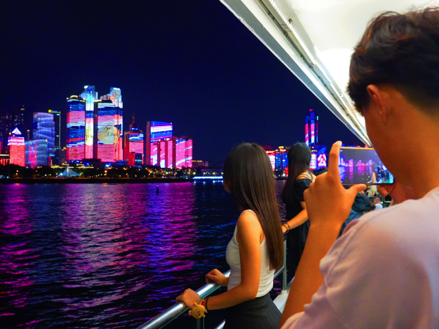【家国同庆 悦享奥帆】“C位”赏月 | 夜游浮山湾，解锁“海上升明月”视角，体验“举杯邀明月”的畅快！
