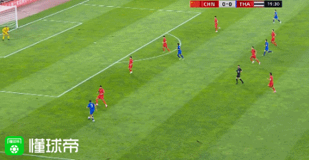 中国1-1泰国积8分仍位列小组第二，拜合拉木扳平，费南多失点图片