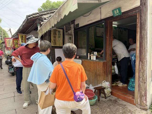 假期去哪儿？练塘古镇藏着“慢时光”