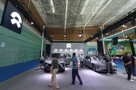 锁单小米汽车，补偿5000元？智界之后，蔚来也“截胡”小米！雷军昨天才发文推荐图片