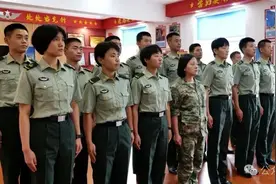 脱掉白大褂！军医下连当兵是种什么体验......图片