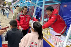 南京卫岗牛奶火爆老门东，孩子们爱上了这场“美食分享会”图片