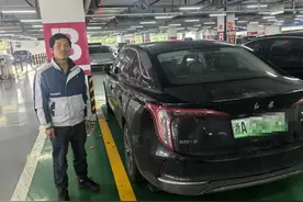 这两天电话被打爆，割肝救女的他婉拒捐助：来机场可以找义警杨师傅帮忙图片