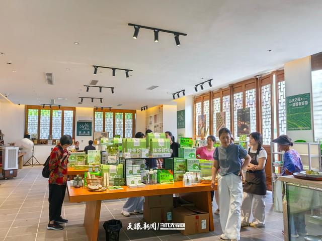 “以文兴业绘‘黔’景”｜中南门历史文化旅游街区：一抹茶香点画文旅融合新图景