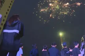 烟花、烧烤、露营……奉贤最大规模人才公寓办起了首个“中秋派对”图片
