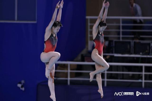 多图直击广东“梦之队”零失误夺十五运会跳水首金