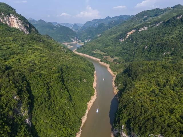 ​官寨：碧水洞天生生不息
