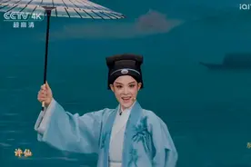 这个许仙太会唱！陈丽君春晚后台接受专访：今年希望可以更充实图片