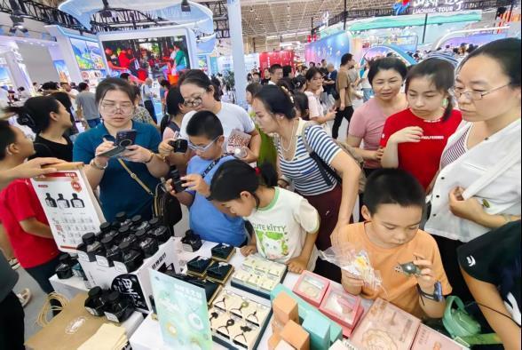 美好安徽，迎客天下！“徽风皖韵”闪亮2025中国文旅产业博览会