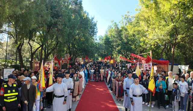 10月25日至11月2日，济南千佛山第42届“九月九”重阳山会举行