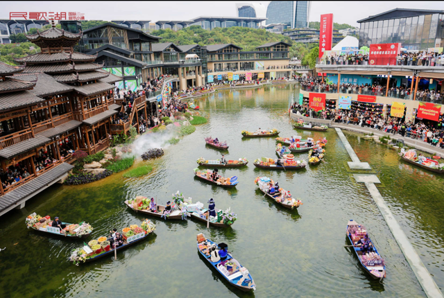 “筷”来民歌湖！90+家地道美食、50+场风情演出……2025中国—东盟（南宁）美食文化汇等你嗨玩4天
