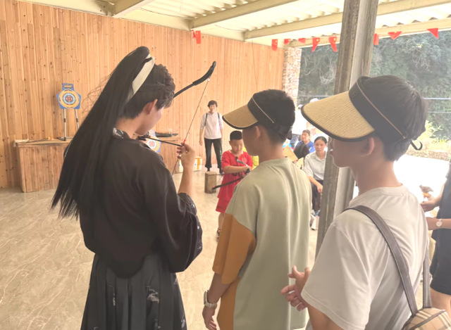 国庆爆火！福建侠天下刷屏，游客直呼：“这哪是景区？分明是武侠梦照进现实！