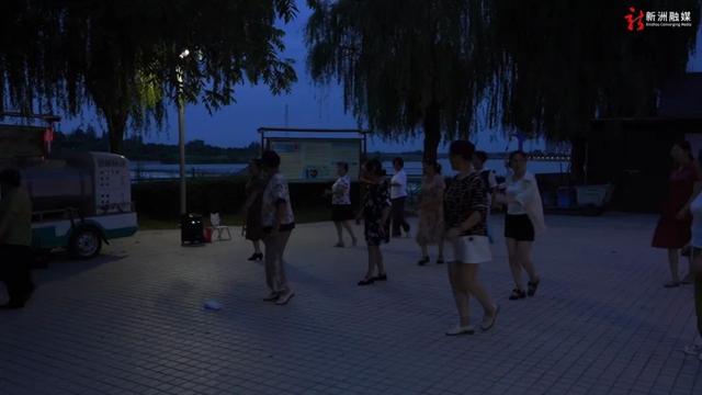 举水夜市燃 烟火抚人心