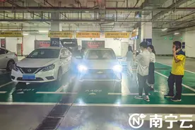 国庆假期南宁汽车租赁市场红火 落地租车探亲游成主流图片