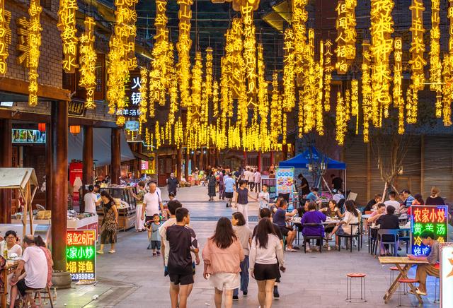 避暑游人气火爆！光雾山旅游区接待游客同比增长94.4%