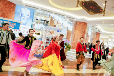 旋转！跳跃！新疆塔城地区在沪 “快闪” 推广，盛邀上海市民游客探索“油画塔城 草原圣地”