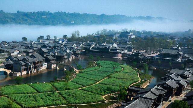 古镇新“味”，文旅新“景”——探寻四川烟火气里的消费密码