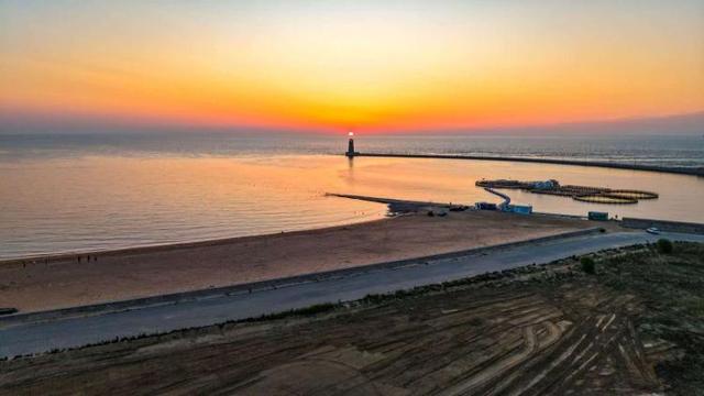 众拍 | 海龙湾灯塔日出