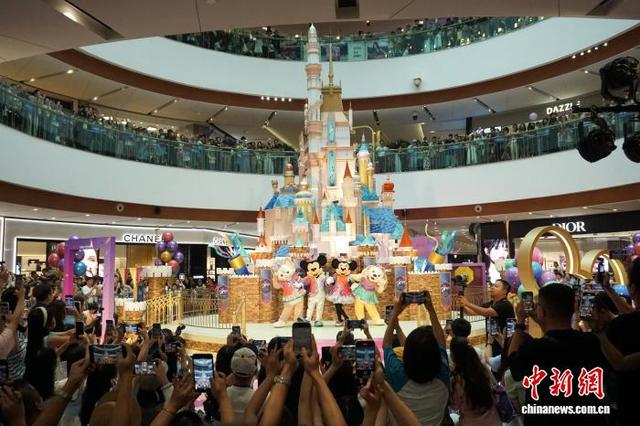 香港迪士尼20周年庆典主题展览走进成都