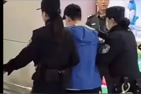 是谁把运动员逼进了洗手间？图片