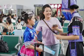 广西最近超火爆，还加开了夜间高铁！图片
