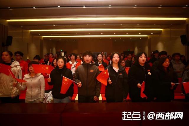 重走长征路的青年，在追寻什么？