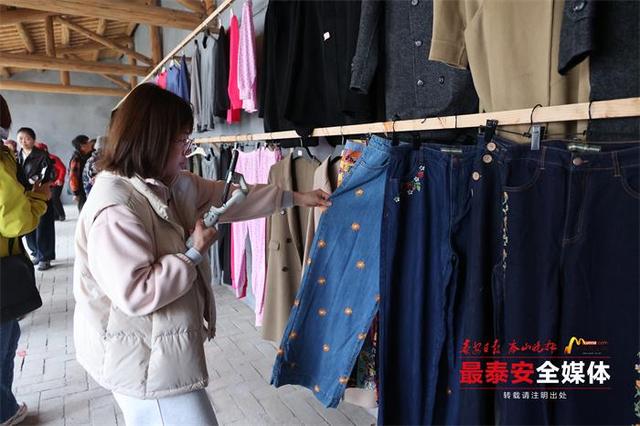 文旅搭台、产业唱戏、跨村联建 一场秋裤文化节激活“双坡”共富新动能