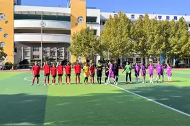金水区金桥学校在郑州市“市长杯”青少年校园足球联赛中获第一阶段小学女子超级组冠军图片