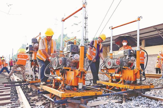 福建最大铁路编组站换岔成功