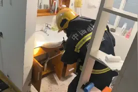 “太吓人了！”宁波女子7楼家中，深夜爬进1.5米长大蛇！图片