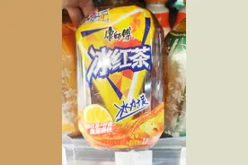 网红饮品涨价引发网友热议 记者发现瓶身已印上建议零售价3元内的饮料越来越少图片