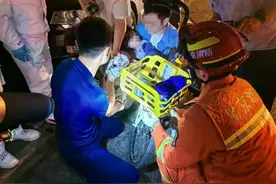 给共享单车私加自制“儿童座椅”致儿童卡脚，丰台消防紧急救援图片