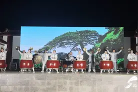 2024年庆国庆文艺轻骑兵惠民走基层演出走进泰山区徂徕镇图片