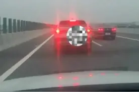 事发长沙绕城高速！女子超车道突然停车，结果……图片