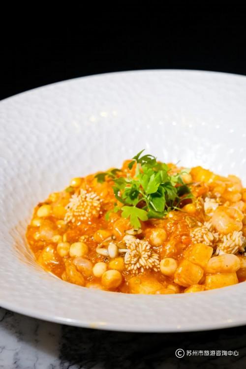 炖花胶汤可以和大闸蟹一起吃吗 2025年花胶能与大闸蟹同吃吗