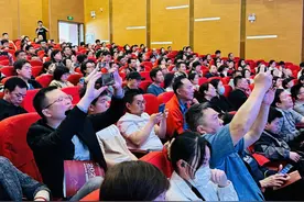 选报美加外语学校高中的N个理由图片