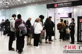 24小时过境免签一年来深圳机场口岸近10万名旅客享便利图片